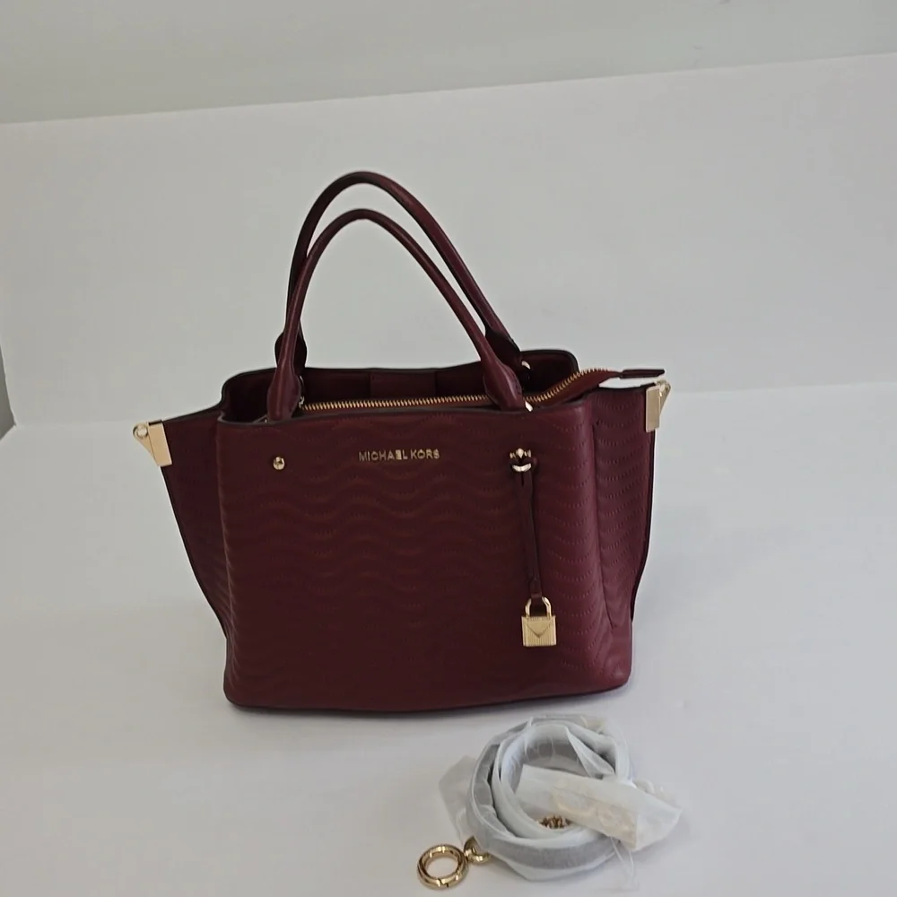 New Michael Kors Arielle MD Quilt Handbag Satchel Leather Brandy with strap